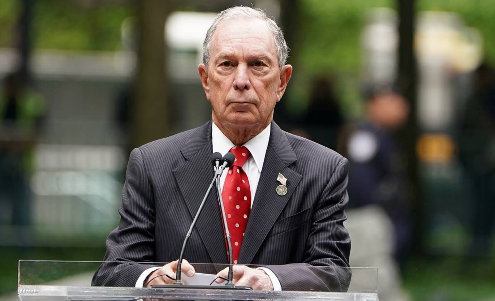 Michael Bloomberg viene por tu vape